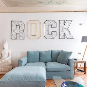https://cosy-two-bedroom-apartment-close-to-navigli.it-lombardy.com